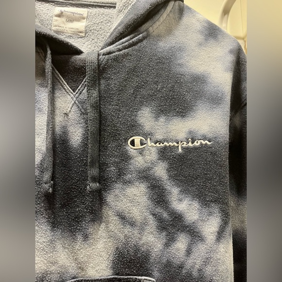 Champion womens tie-dye, kangaroo pocket hoodie. Size US Med - Picture 2 of 9